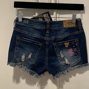 ZCO Jeans Distressed Denim Shorts Women's Size1 Floral Embroiderd Frayed Hem NWT